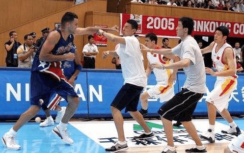 中国篮球打架事件，国家篮球队打架事件！