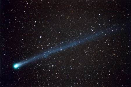 4月30日彗星，2013年10月4日彗星！