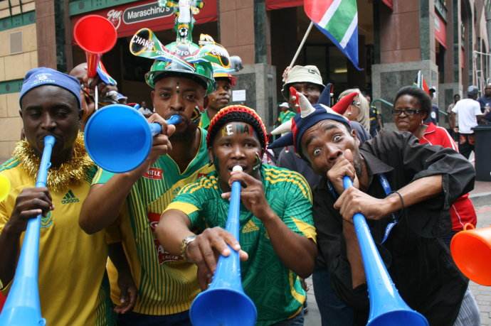南非世界杯歌曲，南非世界杯歌曲哇卡哇卡！