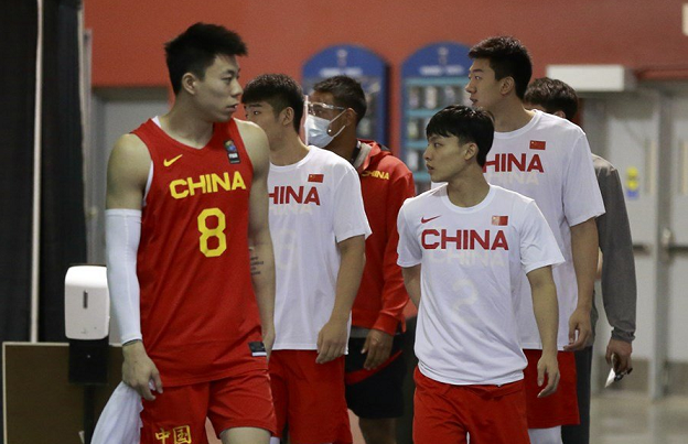 中国男篮打架，中国男篮打架视频完整高清！