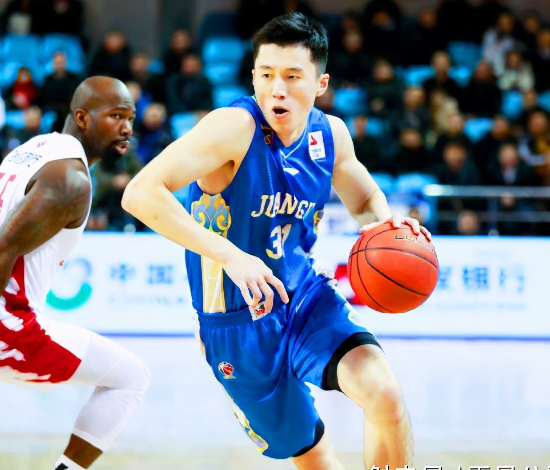 北控男篮全员主动降薪，北京北控职业篮球队引援消息！