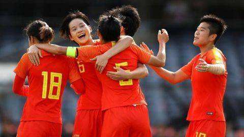 中国女足公布22人奥运名单，中国女足公布22人奥运名单植牙时松牙要拔掉吗！