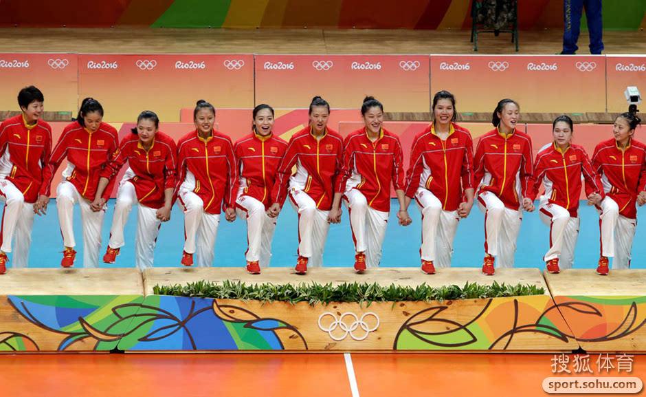北京奥运会中国女排，北京奥运会中国女排教练是谁！