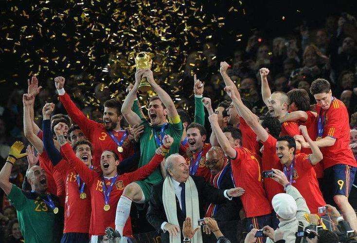 欧洲冠军杯冠军，1999年获得欧洲冠军杯冠军！